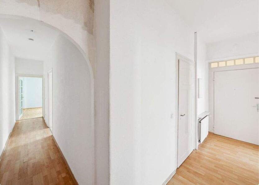 Nordstadt & mit Balkon! Freie und helle 3,5-Zimmer-Wohnung im 3.OG, neue Böden & Bad! Ruhige und zentrale Lage