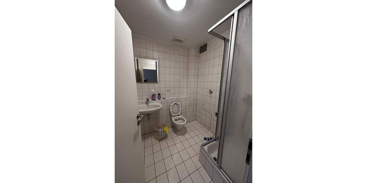 Moderne 1-Zimmer Wohnung mit Teilmöblierung in Stein (90547) zimmer