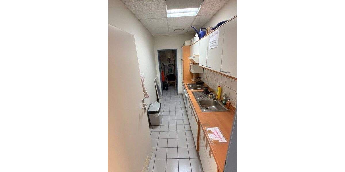 Helle Gewerbefläche in Fürth zu vermieten - erweiterbar auf bis zu 928 Quadratmeter 5 zimmer