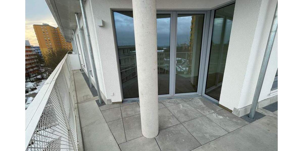 Geräumiges Apartment mit vielen Fenstern und großzügigem Balkon! 1 zimmer