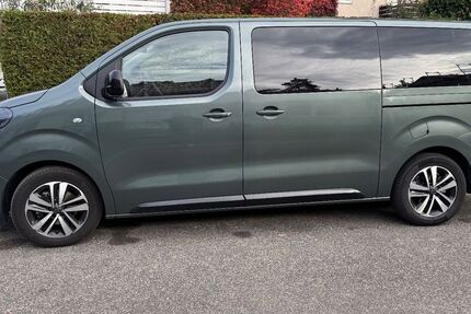 Peugeot Traveller 8.000 km 44.695 € Röthenbach 90552