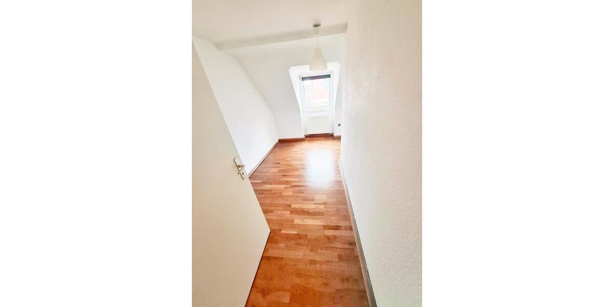 Dachgeschoßwohnung Nürnberg Rabus - 3.5 Zimmer, 79 m&sup2;, 800&euro; | Angebot:25158101