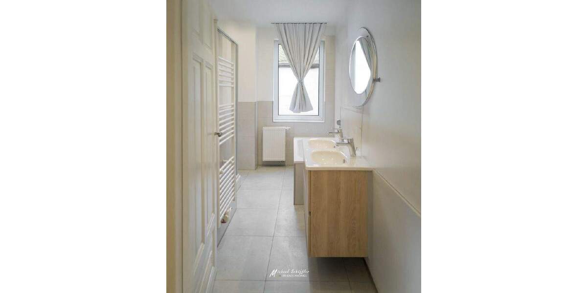 Jugendstiletage mit Blick in die Fußgängerzone 5 zimmer