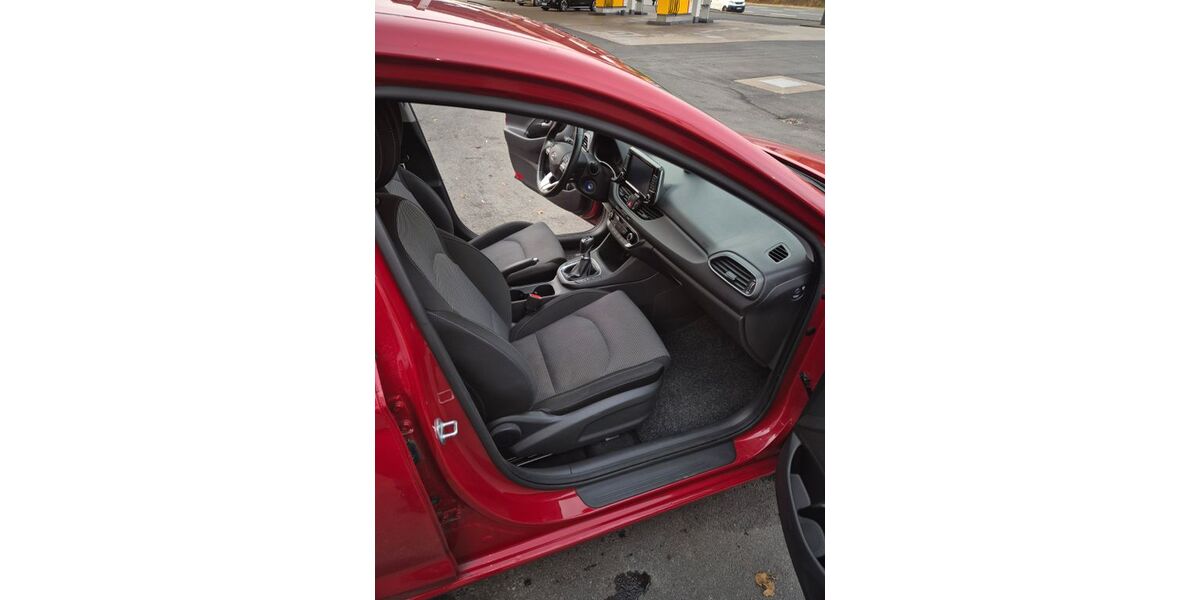 Hyundai i30 39.951 km 9.700 &euro; Nürnberg 90409