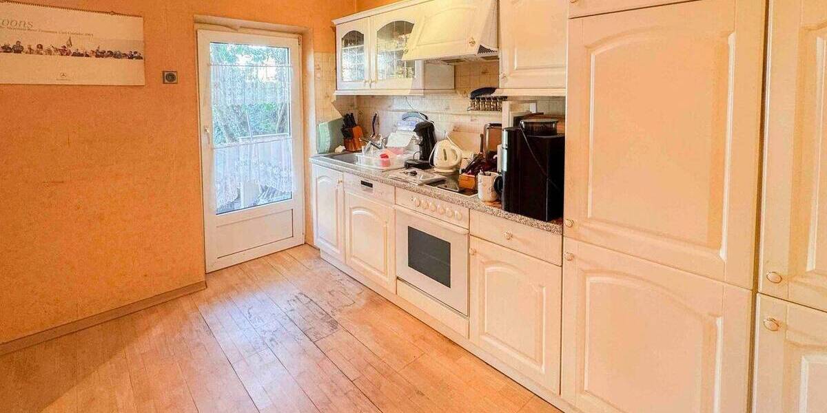 Dreifamilienhaus in Nürnberg - Gestaltungspotenzial inklusive! Toplage in Nürnberg Zerzabelshof! 6 zimmer