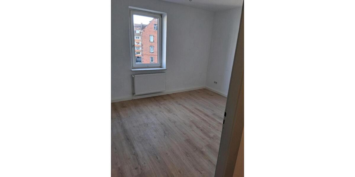 Zentrale, kernsanierte 4 Zimmer-Wohnung -Erstbezug 4 zimmer