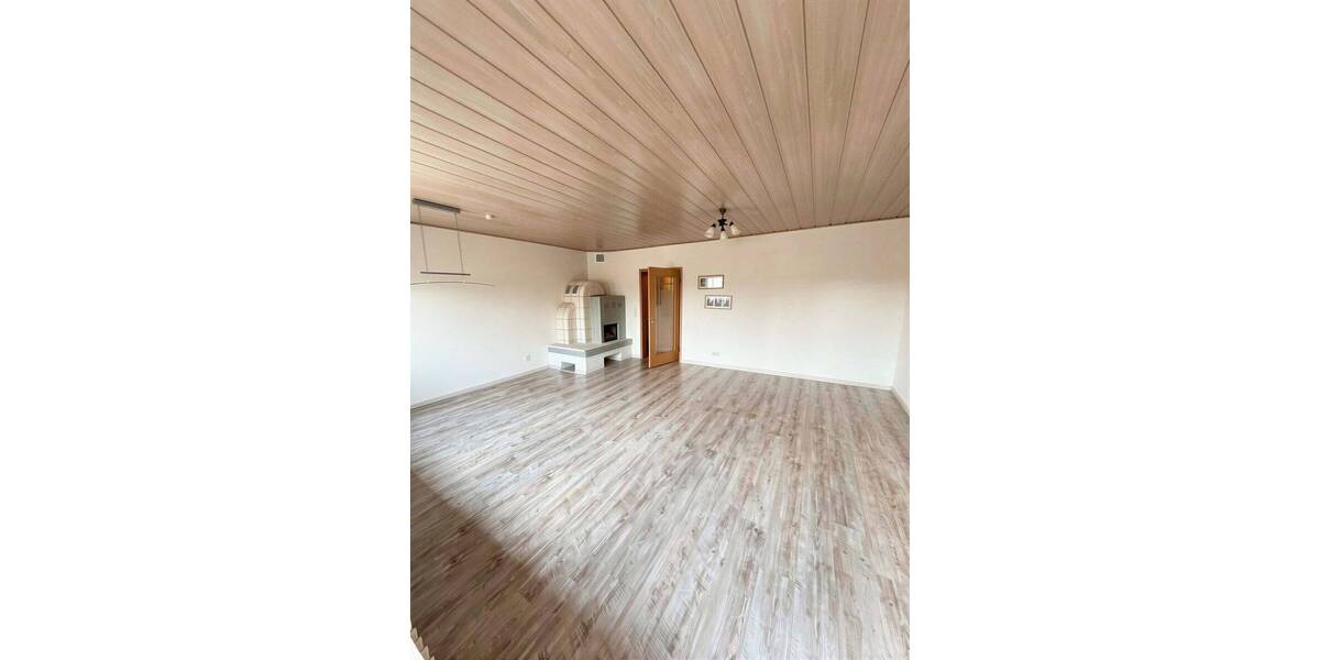 Etagenwohnung Erlangen Frauenaurach - 2 Zimmer, 117 m&sup2;, 1.400&euro; | Angebot:26092188