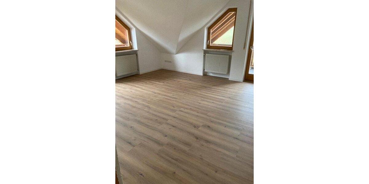 Dachgeschoßwohnung Altdorf bei Nürnberg - 3 Zimmer, 80 m&sup2;, 930&euro; | Angebot:26630189