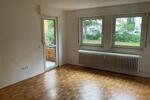 Renovierte, gemütliche 2-Zimmer-Erdgeschoss-Wohnung mit Balkon ab sofort frei!