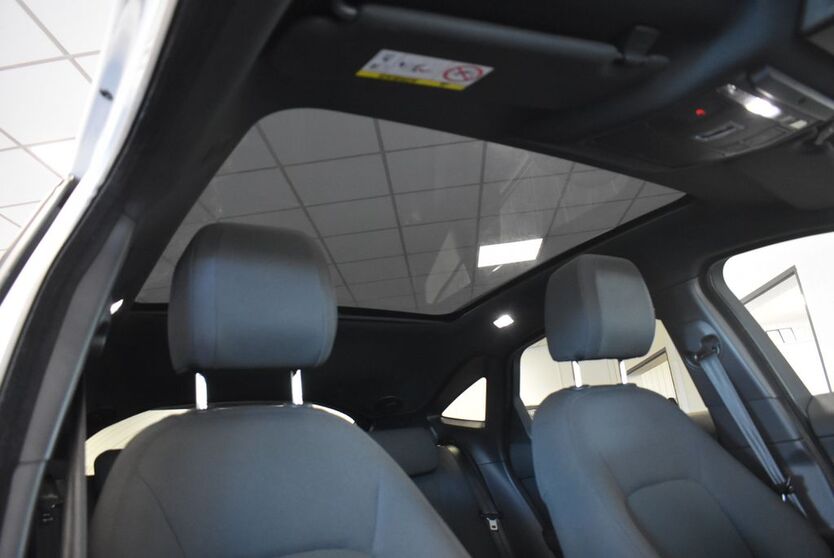 Jaguar E-Pace 127.884 km 15.870 € Nürnberg 90431