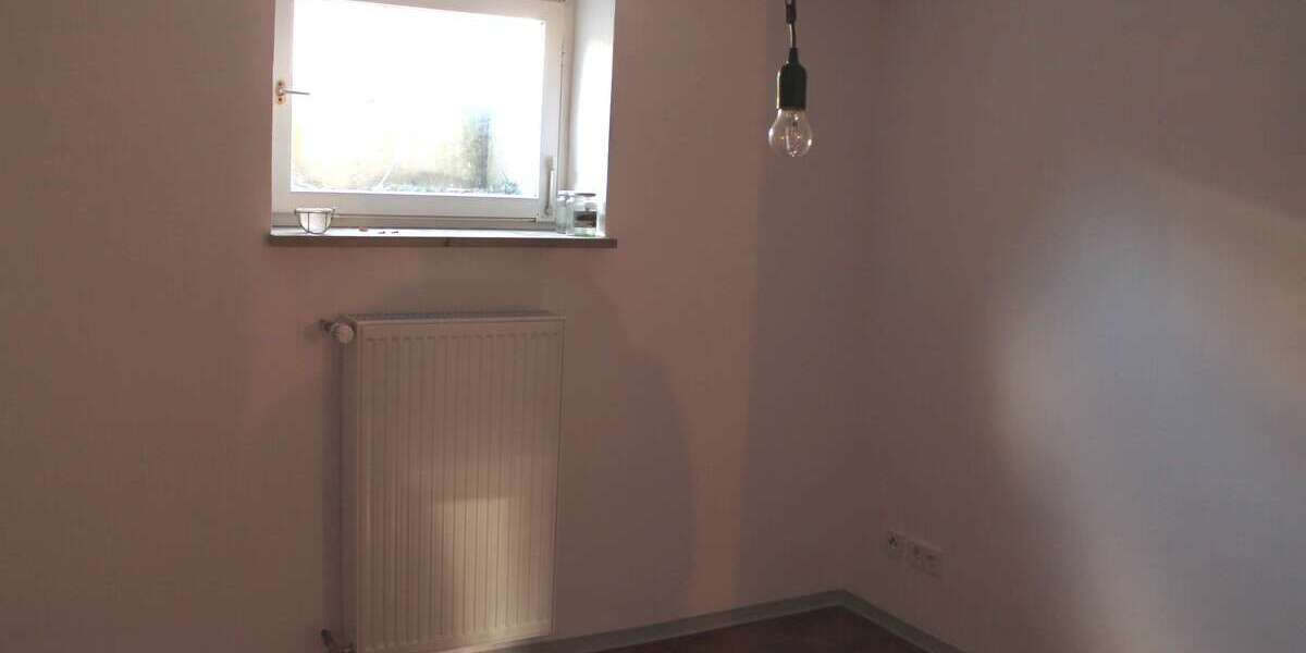 Reihenendhaus Forchheim - 3 Zimmer, 105 m&sup2;, 1.350&euro; | Angebot:25734394