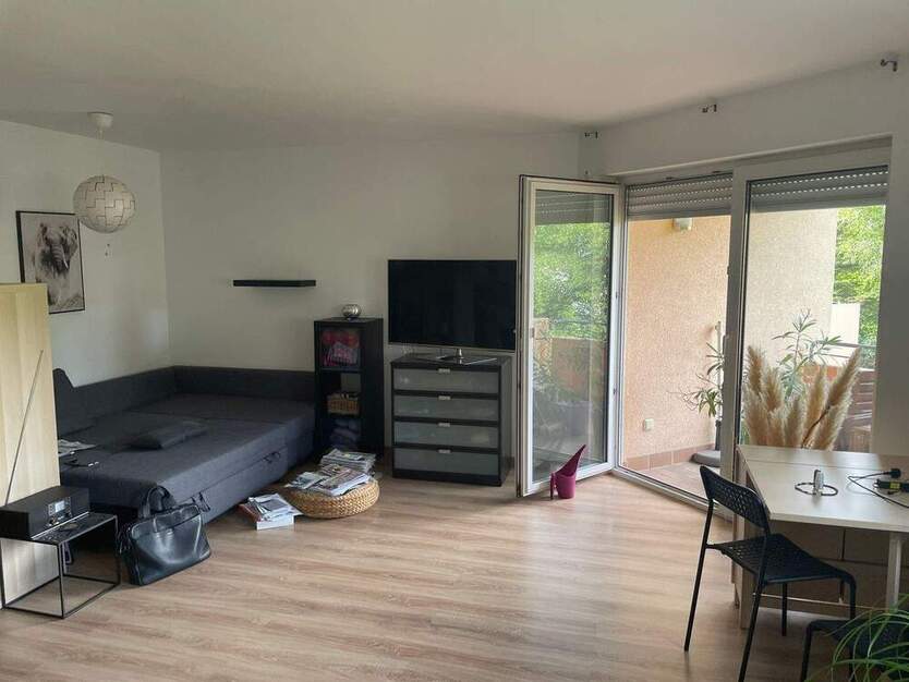 Top gepflegte 1-Zimmer-Wohnung mit Balkon direkt in Feucht