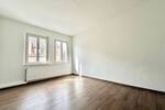 Frei & mit Balkon in der Nordstadt! Helle 2,5-Zimmer-Wohnung im obersten Stock, zentrale aber ruhige Lage in Rennweg