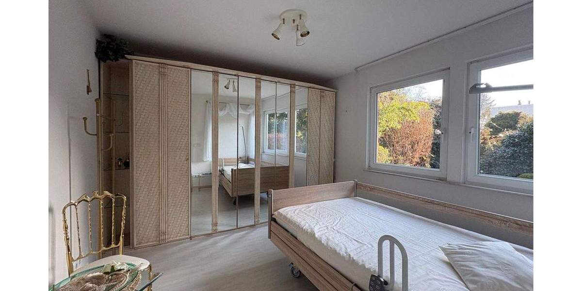 Ruhiges Wohnen in gewachsener Wohngegend...Freistehender Bungalow in ER-Tennenlohe 5 zimmer