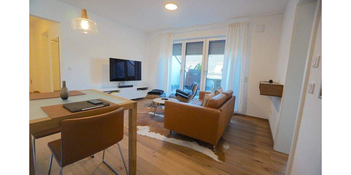 Lichtdurchflutete 3-Zi.-Whg., Aufzug, Tiefgarage, Einbauküche, bodentiefe Dusche, schöne Dachloggia 3 zimmer