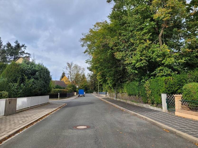 *** Wohnen in BESTLAGE *** Charmantes Reihenmittelhaus Garten Garage mit Potential