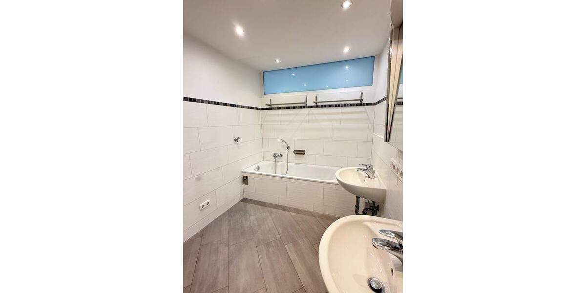 ** Helle 3 Zimmer Wohnung mit guter Ausstattung, 2 Balkonen, Einbauküche - frei ** 3 zimmer