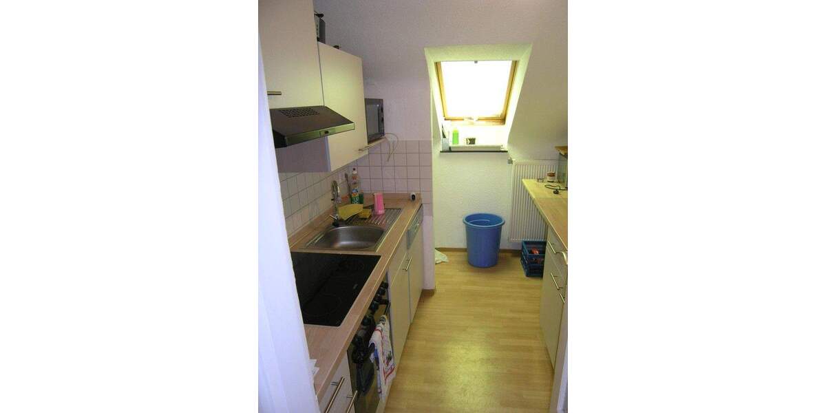 3-Zimmer-Dachgeschoss-Wohnung im 4. OG ohne Balkon 3 zimmer