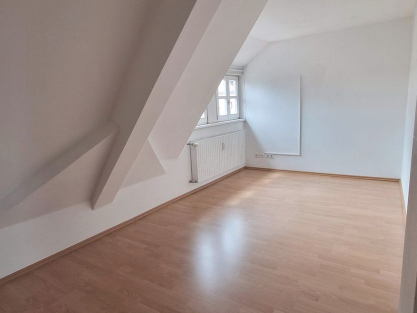 Schöne 3-Zi-Whg - FÜR MAXIMAL 2 PERSONEN -Einbauküche – Tageslichtbad – Wiesengrund in Laufweite zimmer