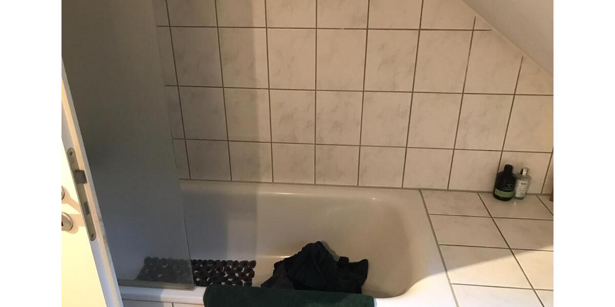 2,5 Zimmer Dachgeschosswohnung (für Singles und Paare) 2.5 zimmer