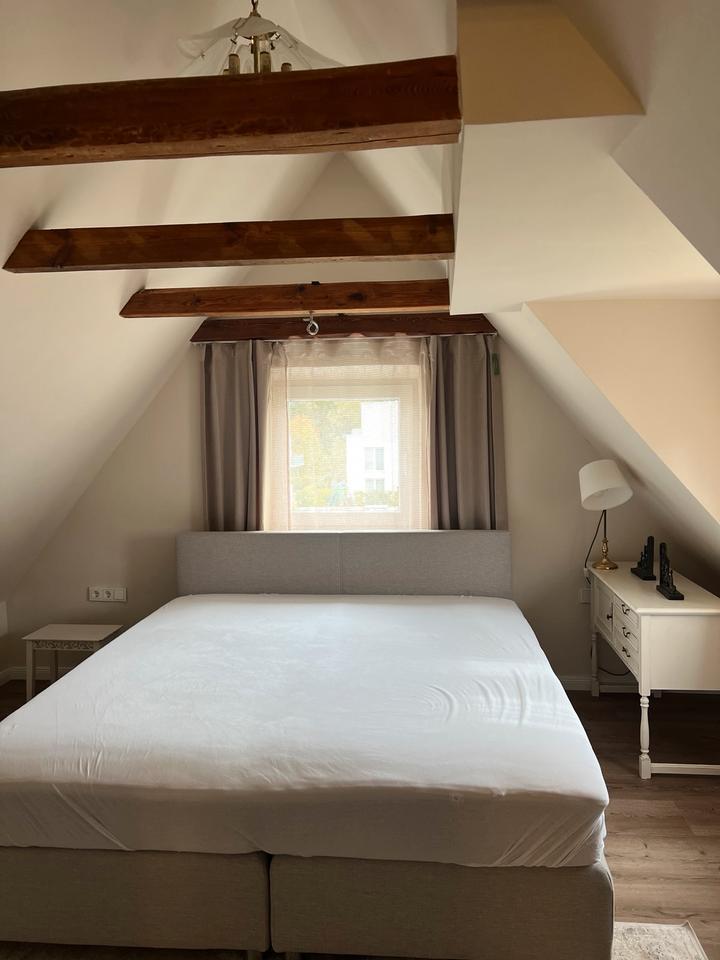 Provisionsfrei! Saniertes Einfamilienhaus +großem Garten & Garage