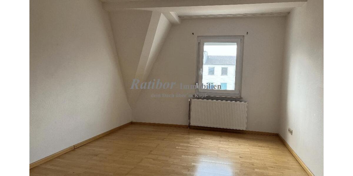 Außergewöhnliche und sehr großzügige 5 Zimmer Mansardenwohnung mit Dachterrasse und Wintergarten - Terrassenwohnung Roth Eckersmühlen | Angebot:27156609