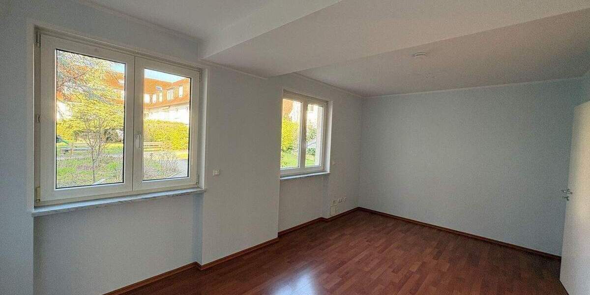 Etagenwohnung Nürnberg Gaismannshof - 4 Zimmer, 145 m&sup2;, 2.000&euro; | Angebot:26247587