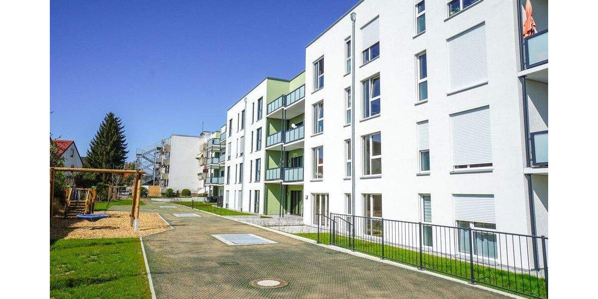 Helle 2-Zimmer- Wohnung mit großem Westbalkon, moderner Einbauküche, XXL-Dusche, Aufzug & Tiefgarage 2 zimmer