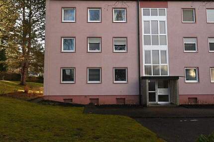 Nur wenige Stufen ins neue Lebensgefühl - hochwertig modernisiert & wunderbar ruhig sowie zentral 3 zimmer