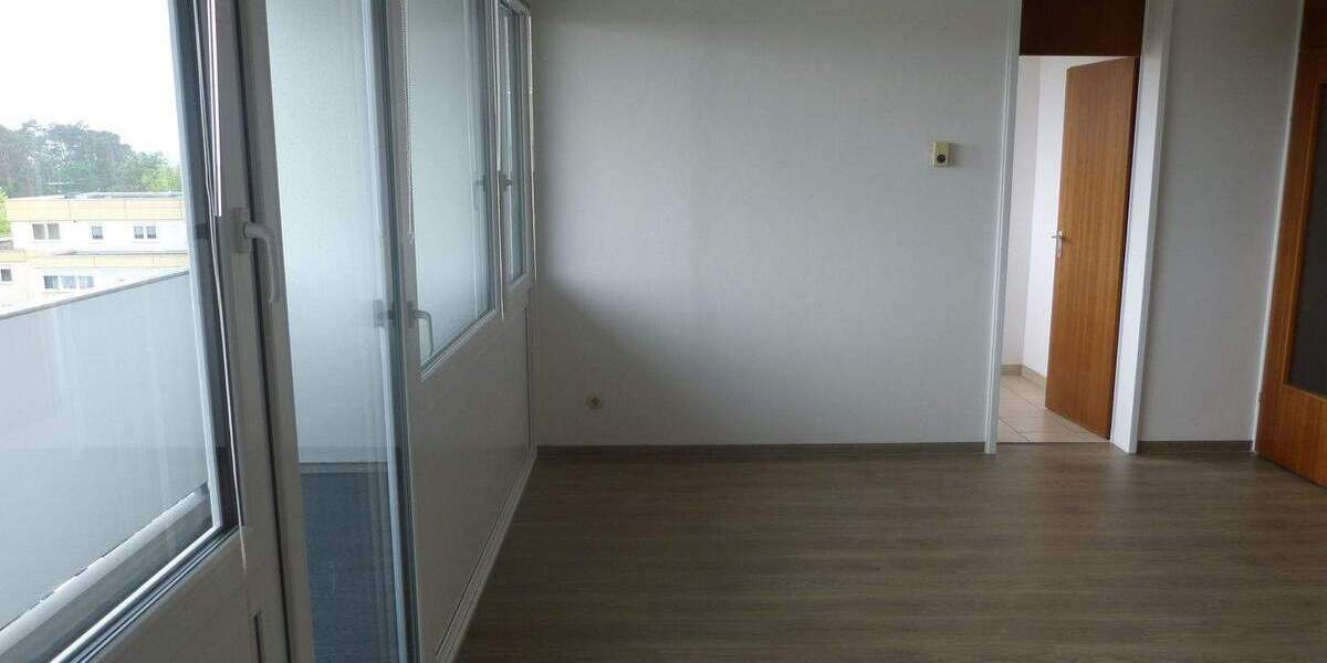 1 Zimmer-Wohnung mit separater Küche und Balkon im 7. OG (Aufzug) in einem gepflegten Mehrfamilienhaus in Stein 1 zimmer