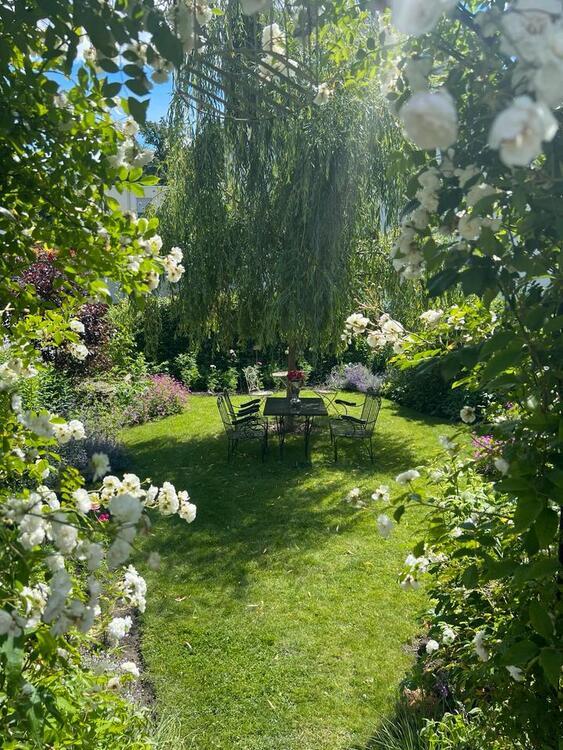 Provisionsfrei! Saniertes Einfamilienhaus +großem Garten & Garage