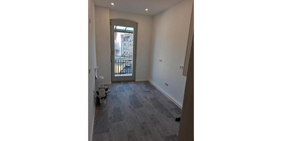 Zentrale, kernsanierte 4 Zimmer-Wohnung -Erstbezug 4 zimmer