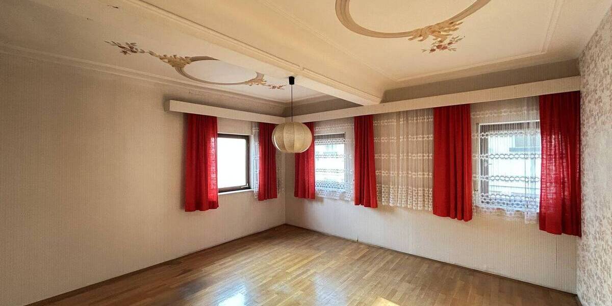 Mehrfamilienhaus, Wohnhaus Erlangen / Frauenaurach Frauenaurach - 8 Zimmer, 236 m&sup2;, 287.000&euro; | Angebot:25701559
