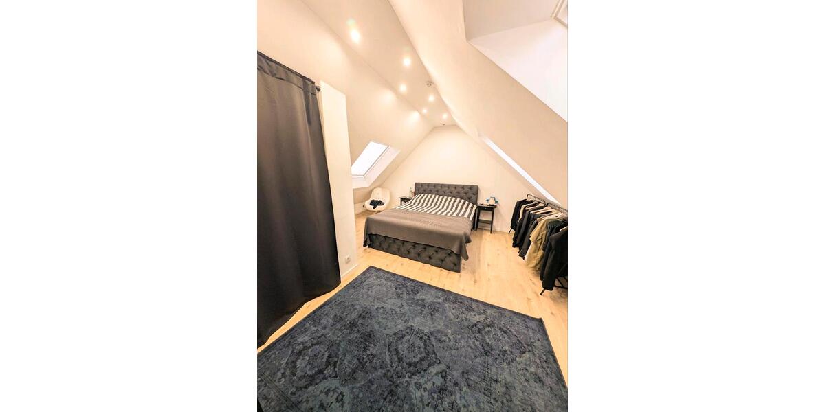 Kernsanierte 3Zi. Maisonette Wohnung inkl. Tiefgarage und Keller 3 zimmer