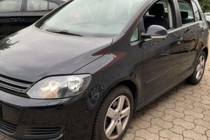 VW Golf Plus 99.000 km 11.480 € Nürnberg 90431