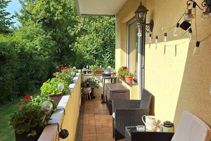 TOP 3-Zimmer Wohnung im Hochparterre mit Balkon und Einzelgarage in ruhiger Lage 3 zimmer