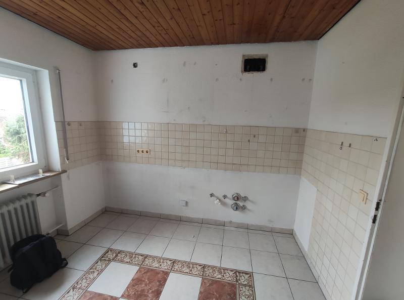 3- Zi. DG Wohnung mit 2 Balkonen und Garage 3 zimmer