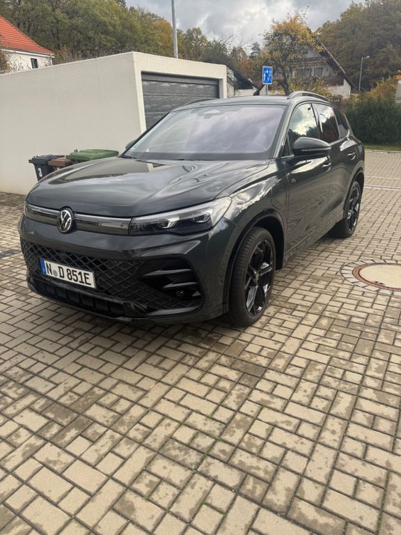 VW Tiguan 18.600 km 43.200 € Röthenbach a.d.Pegnitz 90552