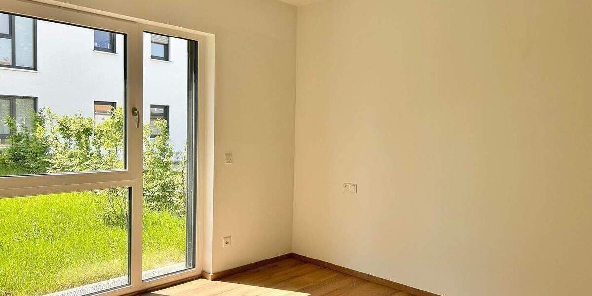 ***LIEBLINGSPLATZ*** SONNIGE 4 ZIMMER WOHNUNG MIT EINBAUKÜCHE UND BALKON 4 zimmer