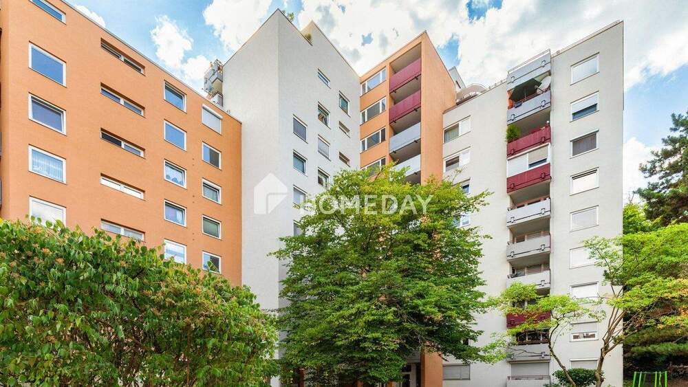 Hell, modernisiert und bezugsfrei: 4-Zimmer-Wohnung mit Weitblick & Dachterrassenzugang 5 zimmer