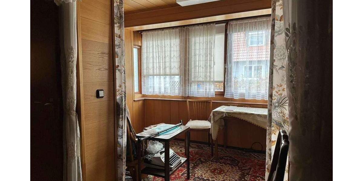 Rohdiamant in Bestlage: Doppelhaushälfte mit vielen Möglichkeiten 4 zimmer