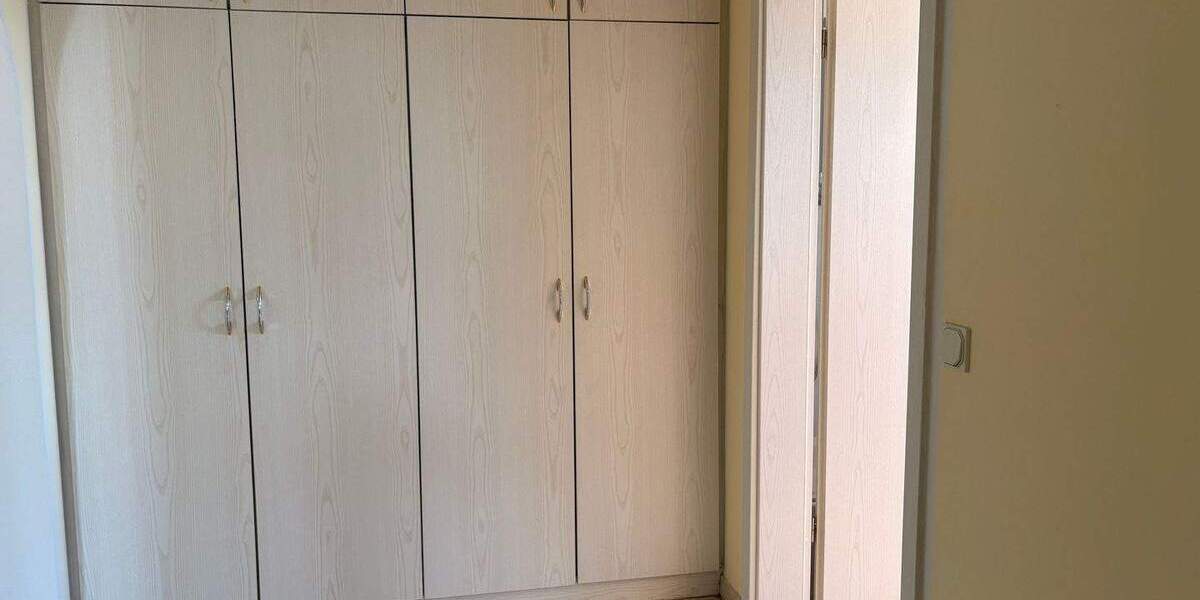 Etagenwohnung Nürnberg Gaismannshof - 4 Zimmer, 145 m&sup2;, 2.000&euro; | Angebot:26247587