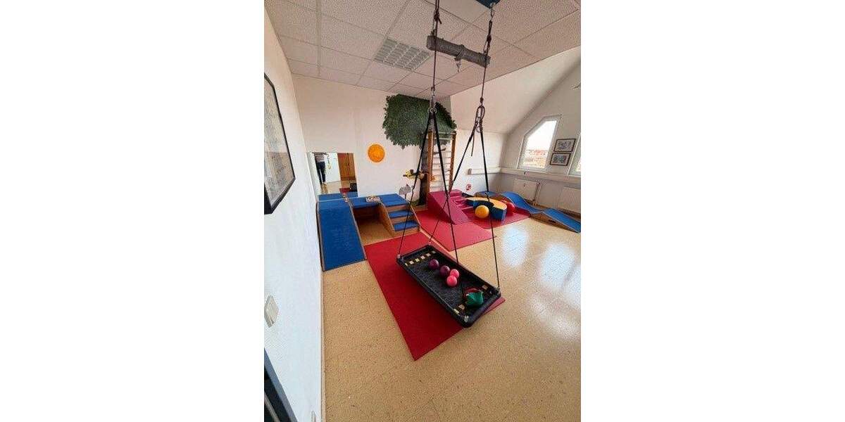 Helle Gewerbefläche in Fürth zu vermieten - erweiterbar auf bis zu 928 Quadratmeter 5 zimmer