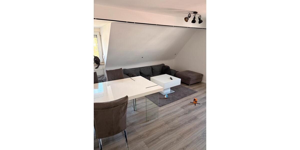 Dachgeschoßwohnung Nürnberg Eibach - 3 Zimmer, 60 m&sup2;, 990&euro; | Angebot:26281642