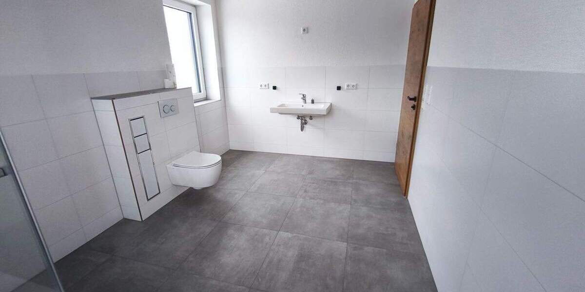 Einfamilienhaus Igensdorf Pettensiedel - 1 Zimmer, 240 m&sup2;, 2.000&euro; | Angebot:25770176
