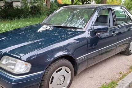 Mercedes-Benz 190 110.404 km 7.900 &euro; Nürnberg 90427