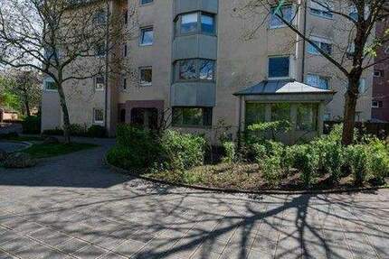 großzügige, helle 4 ZW mit großer Südloggia, Gaste-WC Abstellraum und Tiefgarage 4 zimmer