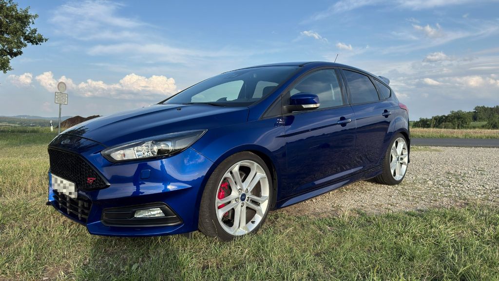 Ford Focus 29.800 km 21.700 &euro; Eckental 90542