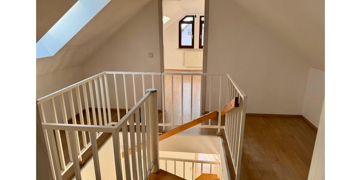 Großzügige 5-Zimmer Wohnung in Waldrandlage mit Süd-Balkon 5 zimmer