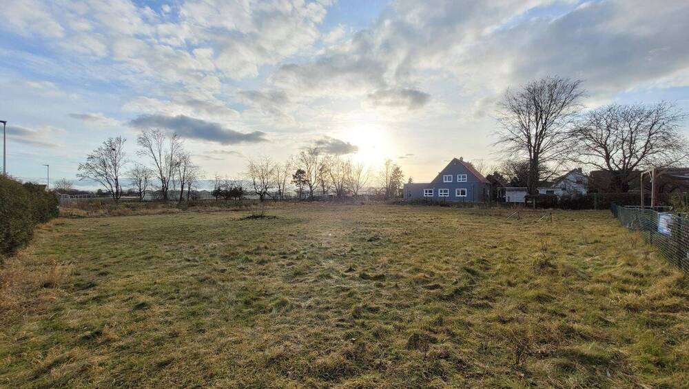 NEUBAU - Doppelhaushälfte mit 261m